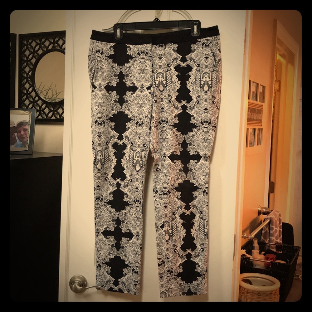 So stylish and comfy w stretch! Ankle length
